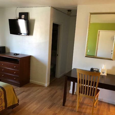 Americas Best Value Inn Visalia Kültér fotó