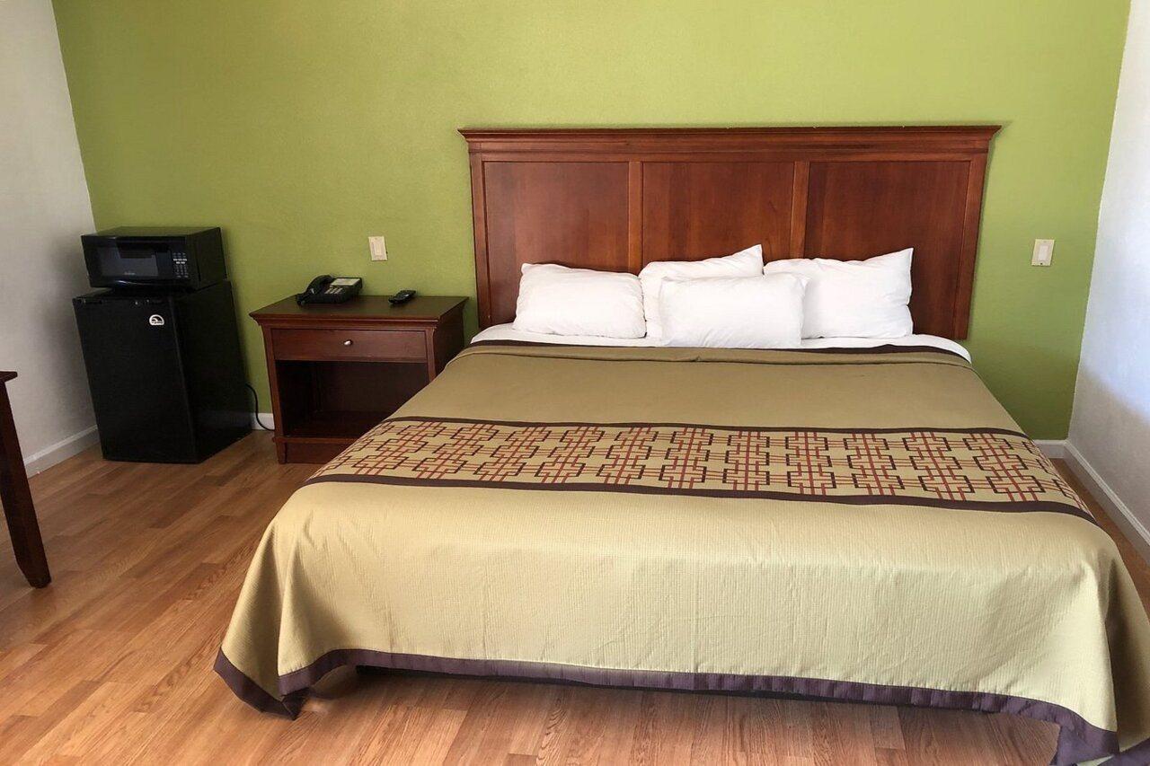 Americas Best Value Inn Visalia Kültér fotó