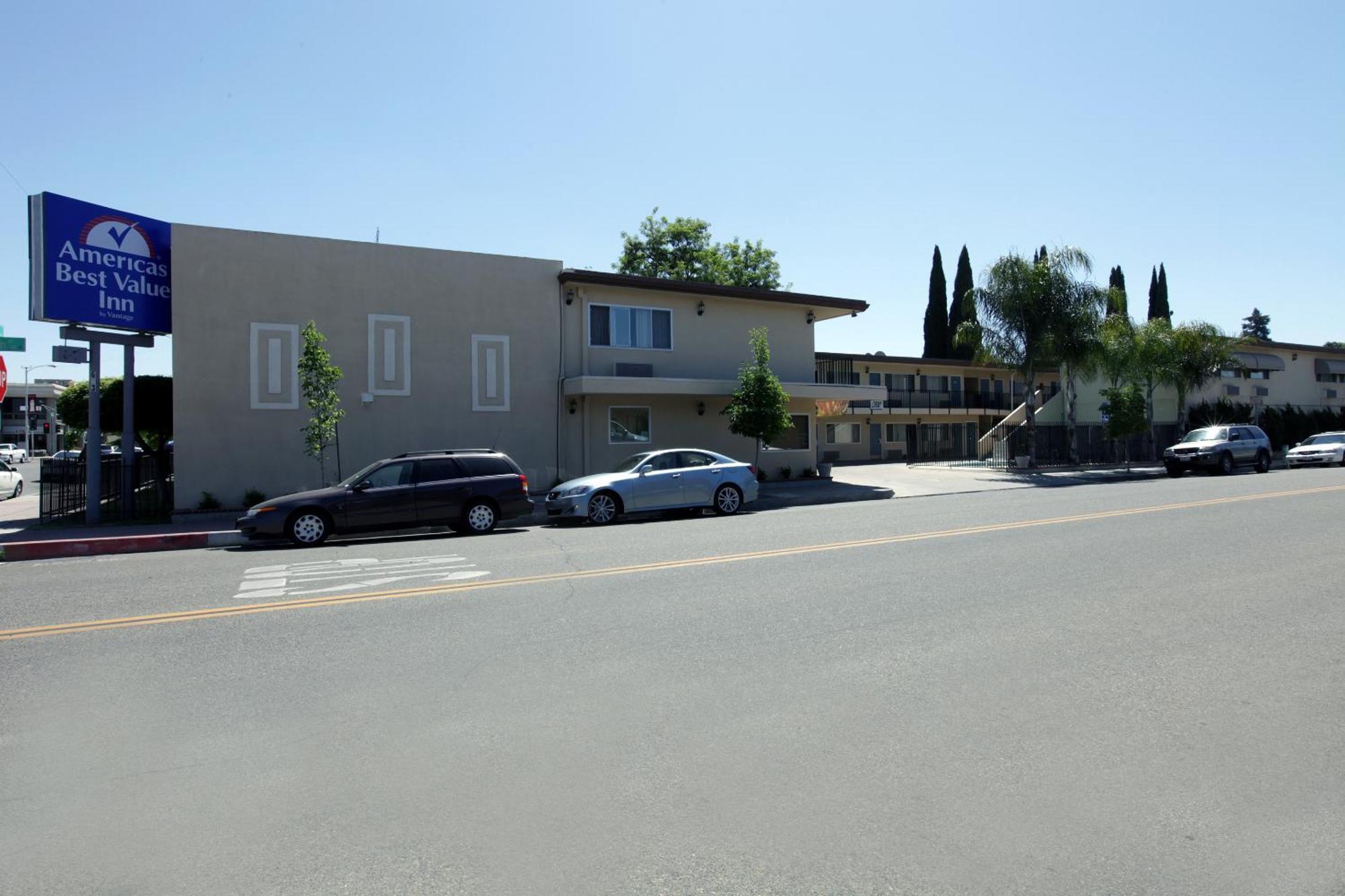 Americas Best Value Inn Visalia Kültér fotó