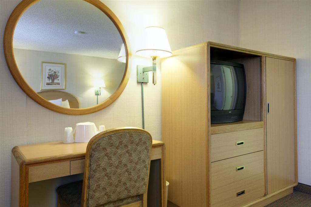 Americas Best Value Inn Visalia Szoba fotó
