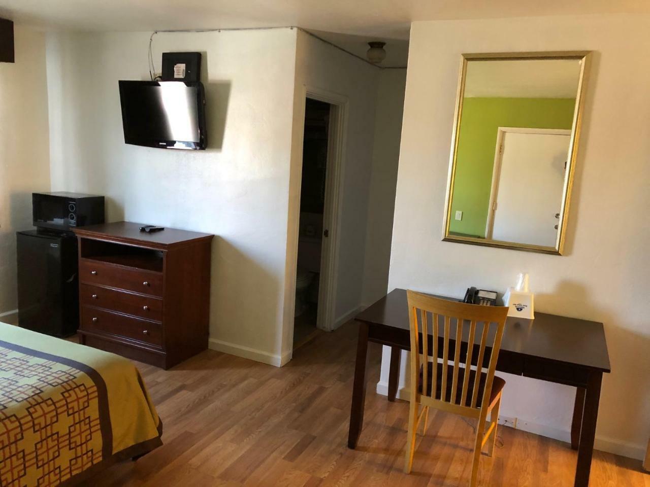Americas Best Value Inn Visalia Kültér fotó