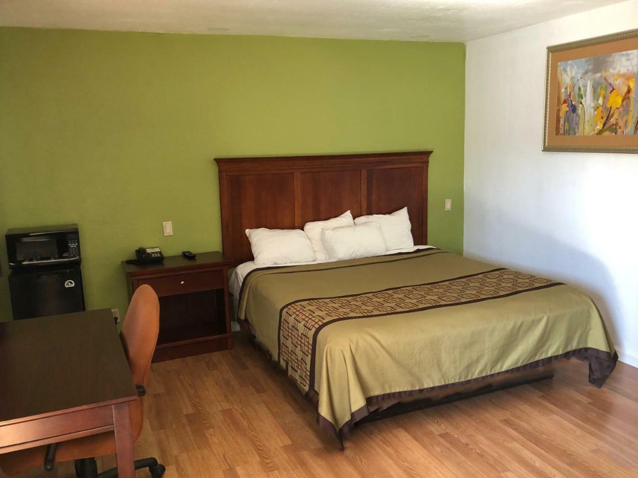 Americas Best Value Inn Visalia Kültér fotó