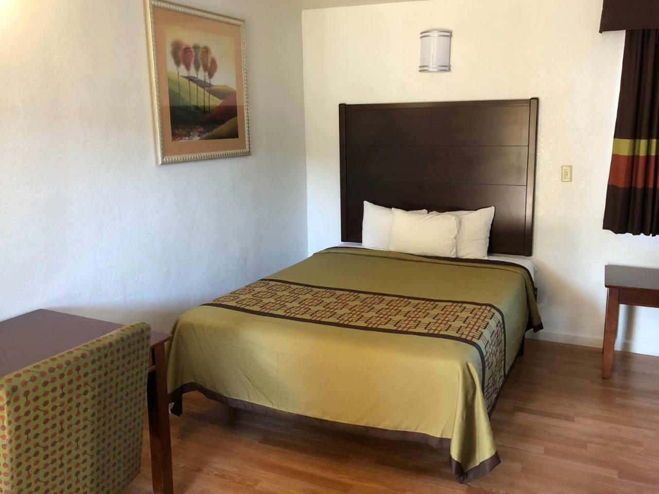 Americas Best Value Inn Visalia Kültér fotó
